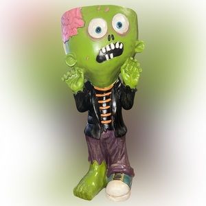 TOIL AND TROUBLE
17.5in Zombie Candy Bowl